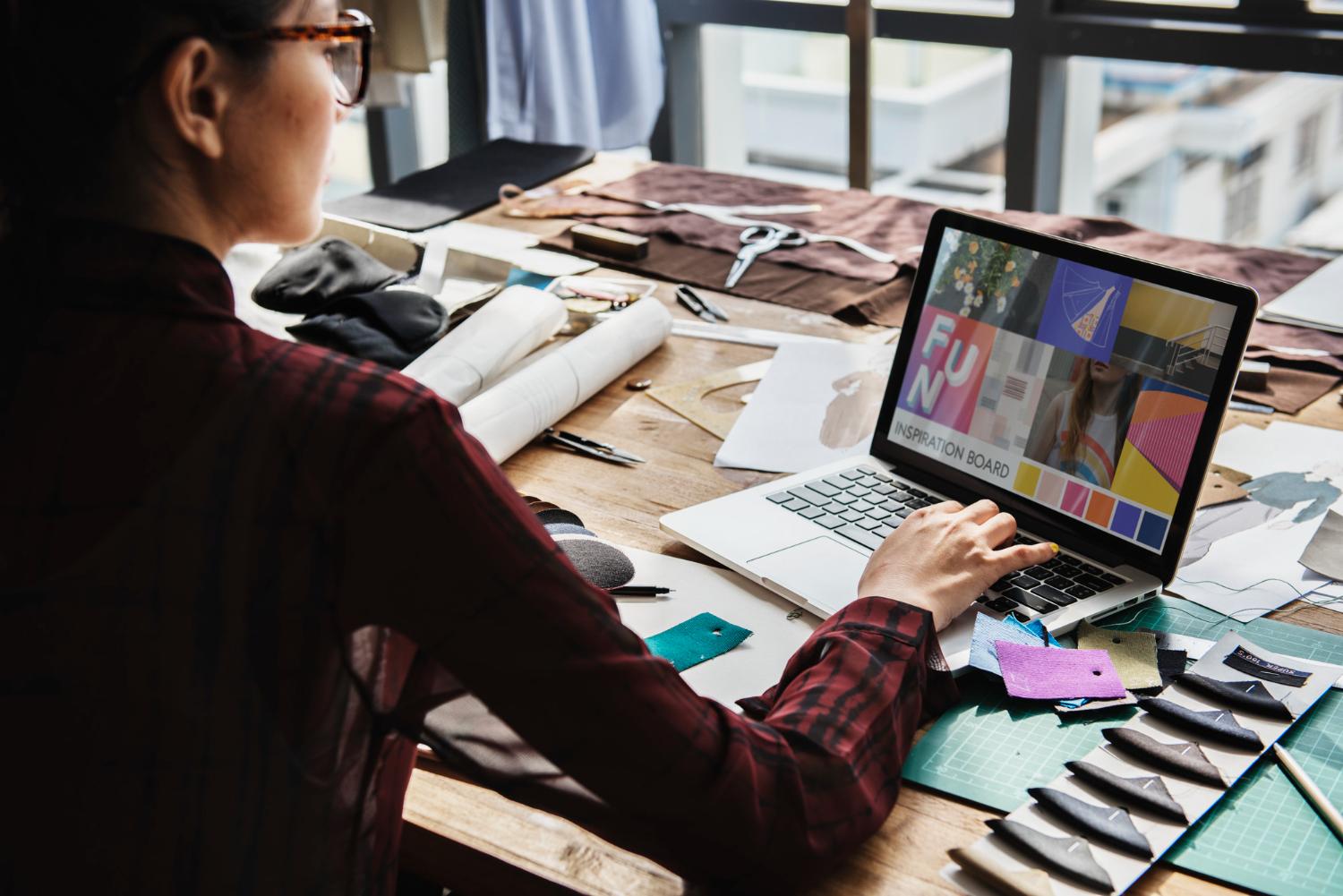 logo designer winnipeg